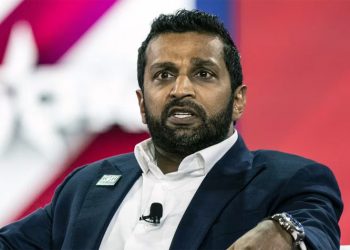 ‘정치보복’ 예고 美 FBI국장 지명자, 상원 인준 가능할까…공화에서도 비판