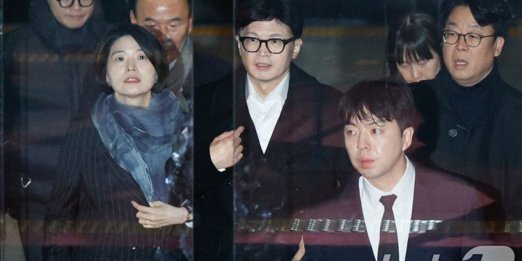 국힘 “尹 대통령 탄핵안 받아들일 수 없다”…반대 당론 확정