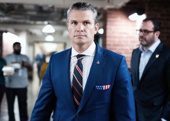 ‘성비위 의혹’ 美 국방장관 지명자 “절대 물러서지 않을 것”