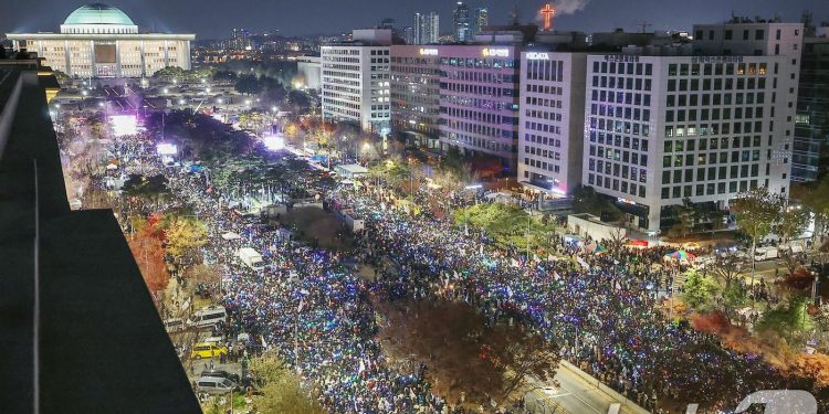 ‘尹 탄핵안’ 부결에 여의도 ‘울분’ 광화문 ‘환호’…극과 극