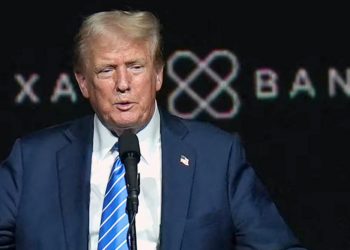 “트럼프 인수팀, 은행 규제기관 축소·폐지 방안 모색”