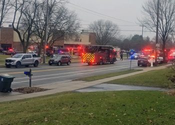 15세 여학생 총격에 교사·학생 사망…위스콘신 발칵