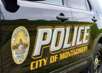 어젯밤 몽고메리에서 길 걷던 보행자 차량에 치여 사망