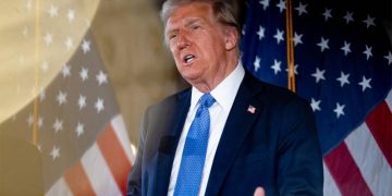 트럼프, 미 대선 선거인단 투표서 과반수 획득해 공식 승리