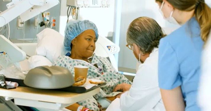 유전자 편집 돼지 신장 이식받은 美 여성…새로운 장기 공급원 될까