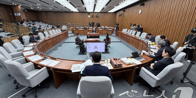 여야 헌법재판관 공방…”野 추천 후보 편향” vs “韓, 임명하라”