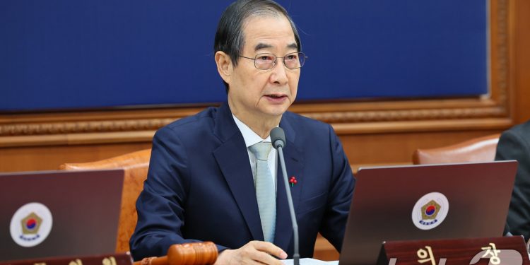 ‘탄핵 공세’ 방어전 돌입…거부권 시사하며 국회로 공 넘긴 한 대행