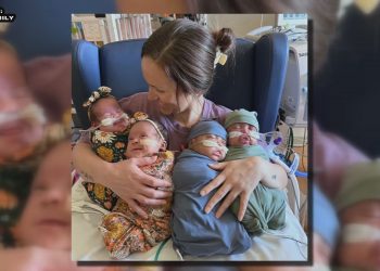 크리스마스 앞두고 어번 네 쌍둥이 엄마 품에 안겨