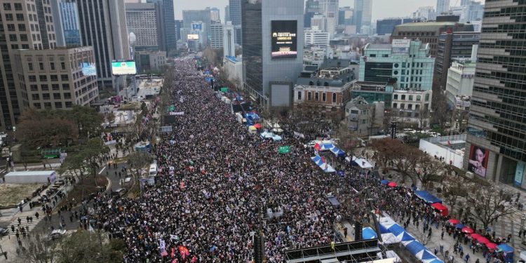 영하 날씨에도 이어진 ‘尹 퇴진’ 찬반 집회…두 쪽 난 도심