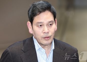 ‘정용진 승부수’ 알리와 맞손…e커머스 판도 바뀔까