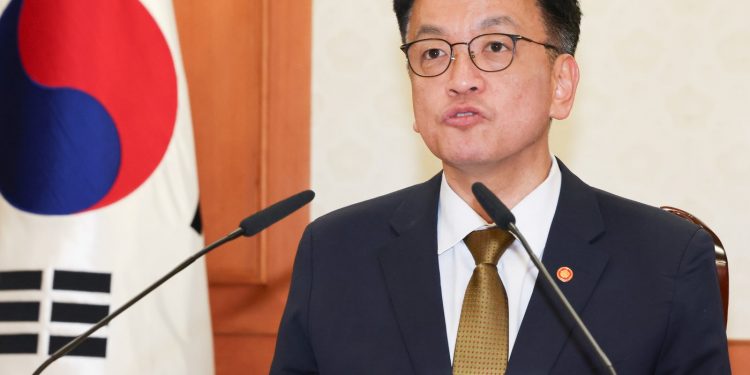 최상목 권한대행, 첫 NSC 개최…”北 도발 대비태세 유지해야”