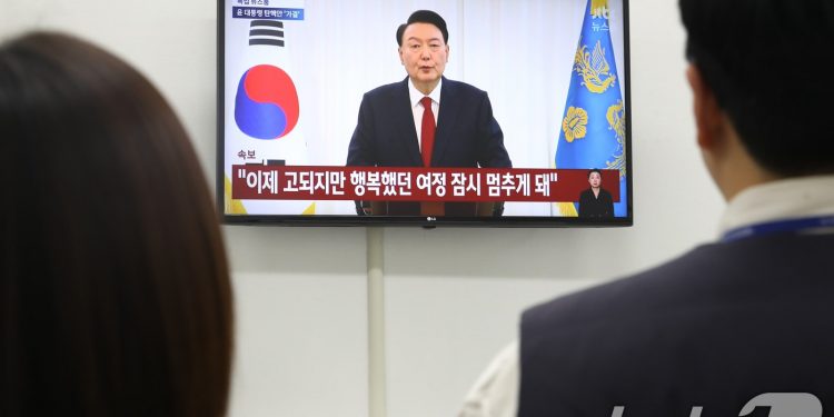 尹 측 “체포영장 발부 받아들이기 어려워…공수처 수사권 없다”