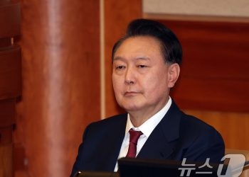 법원, 尹 구속기간 연장 신청 불허…검찰 구속기소 앞당길 듯