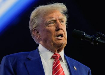 WP “핵심 수입품만 보편관세” vs 트럼프 “가짜뉴스”…시장 출렁