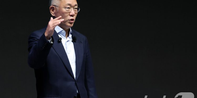 3년째 현장 신년회…정의선 “위기 극복해 미래 기회 창출”