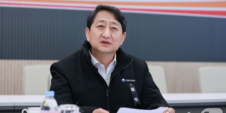 트럼프 정부 출범 임박…미국행 오른 안덕근 산업장관