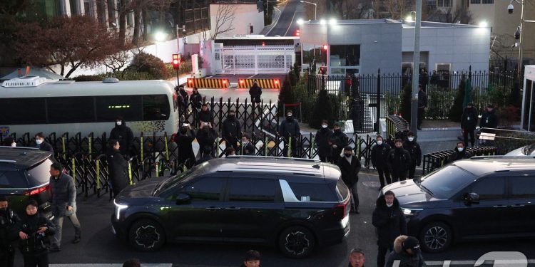 尹체포영장 재집행 이르면 15일 유력…2박3일 장기전 대비