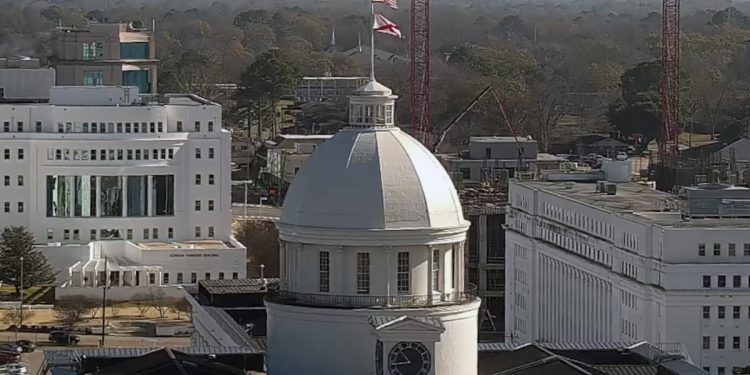 앨라배마 주지사, 대통령 취임식 날 국기 게양 정상화 명령