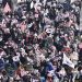 “누워서 막자” vs “반드시 체포될 것”…긴장감 도는 대통령 관저 앞
