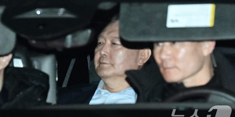 尹 체포 후 첫 조사 10시간 40분만에 끝…서울구치소서 취침