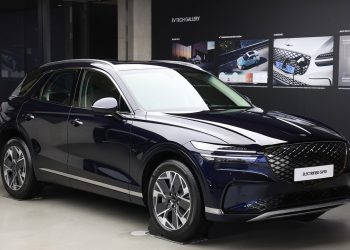 1회 충전에 423㎞ 주행…3년만에 럭셔리 더한 GV70 전기차 출시