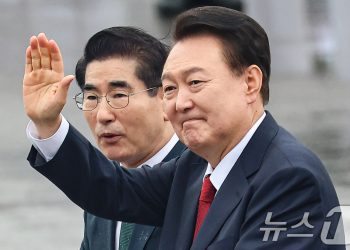 尹 변호인단, 공수처장·국수본부장 내란혐의로 중앙지검에 고발