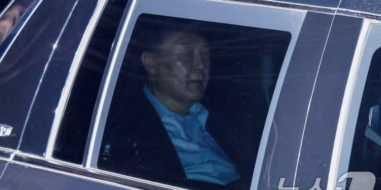 “트럼프 돌아오는데 대통령 체포돼…韓 설상가상”-블룸버그