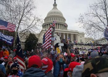 트럼프, 1·6 의사당 폭동 1500명 사면…”인질 구출했다”