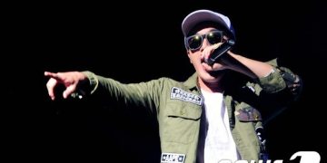 ‘행인 폭행’ 래퍼 산이 검찰 송치…부친은 합의로 수사 종결