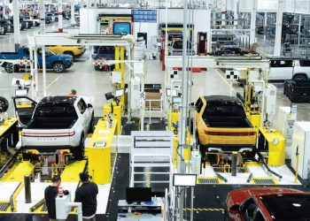 ‘전기차 후퇴’ 트럼프 행정명령에 반발…”환경재앙·일자리 우려”