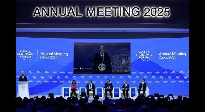 트럼프 “美 제품 아니면 관세 내야…금리 인하 노력할 것”