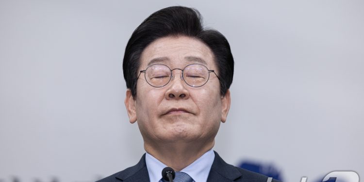 지지율 급락 이재명, 악재 한꺼번에…선거법 2심 ‘결정타’