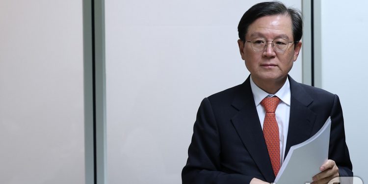 尹 측, 연일 ‘모두 불법’ 주장…”공수처 수사 불법, 검찰 기소도 불법 연장”