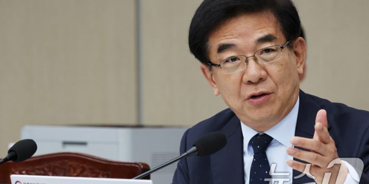 상위 1% 유튜버 한해 수입 13억원…2.4만명 중 247명만 해당