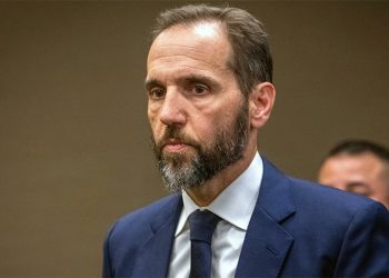 법무부, 관행 깨고 스미스 특검팀 참여 12명 무더기 해고