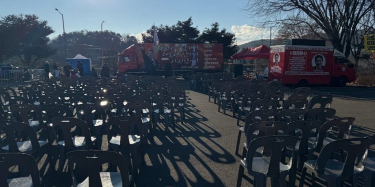 국힘, 새해 첫날에도 尹 집중 엄호…”윤 대통령 즉각 석방하라”