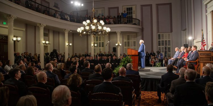 아이비 주지사, 아르셀로미탈, 앨라배마 공장에 12억 달러 규모의 전기 철강 생산 계획 발표