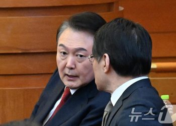 헌재, 尹측 한덕수 증인 신청 기각…탄핵심판 결론 속도내나