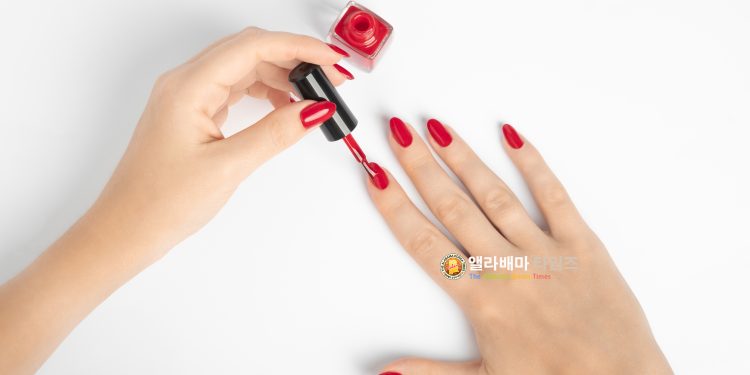 허핑턴포스트, 손톱 성장 속도와 노화와의 관계 보도