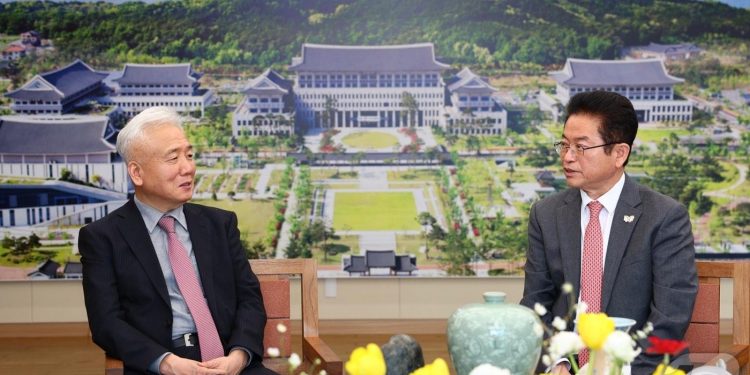 이상덕 동포청장 “경북 기업, 세계한인비즈니스대회 참여” 요청