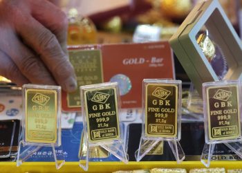 국제 금값 사상 최고 속 한국은 -14%, 왜?…투자자 울린 ‘김프’