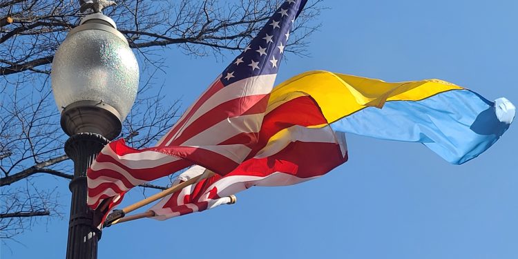 미국-우크라, 고위급 종전 회담 개시…”평화 달성할 모든 준비됐다”