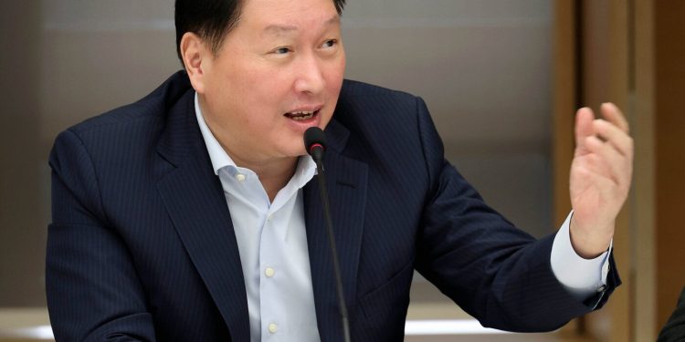 최태원 “韓 AI 경쟁력 10위권 밖, AI 종속 국가 전락 우려”