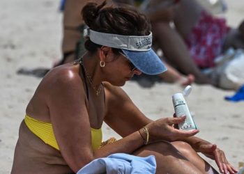 WP, 코로나 땐 휴지 사재기, 이번 관세 전쟁 땐 한국산 선크림