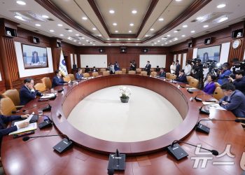 대미수출 15% 뚝, 본격화된 관세충격…”수출기업 살려라”