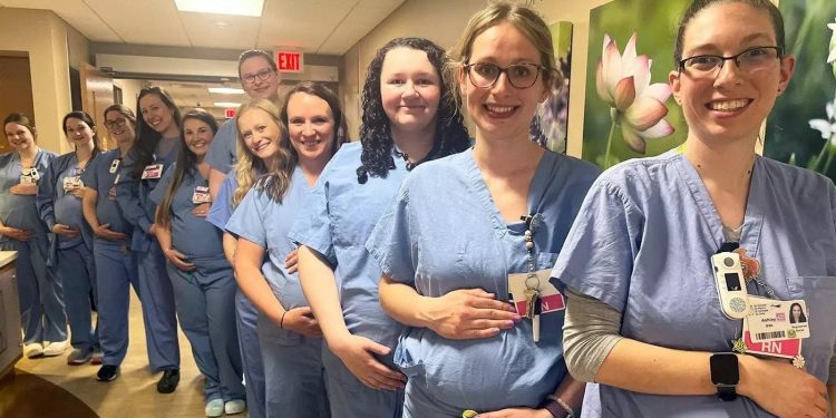 우연? 약속?…병원 간호사 14명이 동시 임신, 게다가 모두 분만실 근무