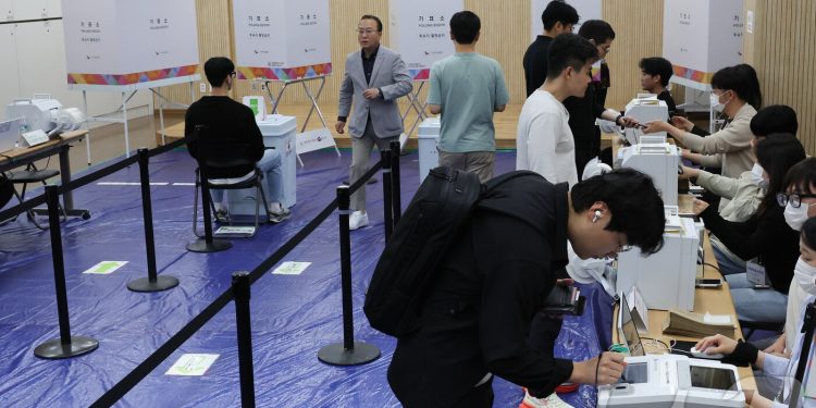 사전투표율 오전 10시 5.24% ‘역대 최고’ 이어가…지난 대선보다 1.6%p↑