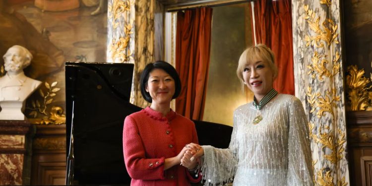 “상상 넘어 영예의 정점 도달”…조수미, 감격 속 佛 최고 문화훈장 수훈