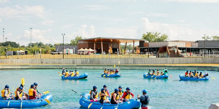 몽고메리 화이트워터, 여름맞이 축제 시작