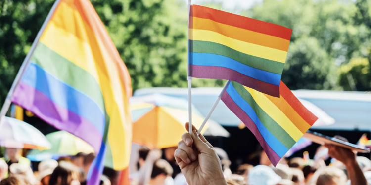 트럼프 행정명령 후 LGBTQ 커뮤니티 불안 고조